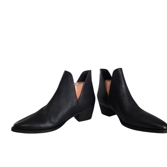 Free People Charm Double V Black Leather Ankle Boots Booties 8.5 - Picture 4 of 13